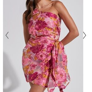 Showpo one shoulder dress, worn once!